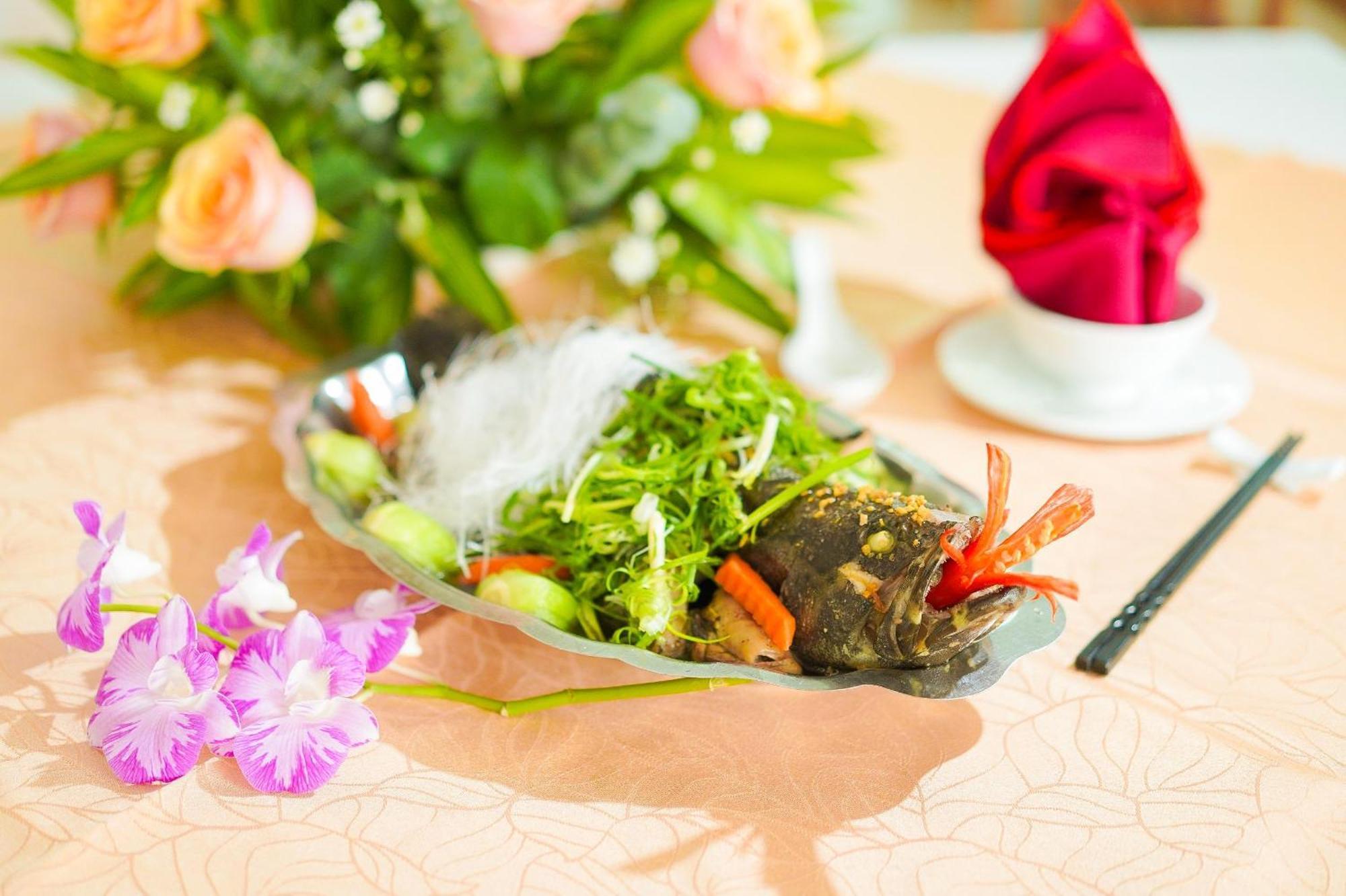 Hoa Binh 1 Hotel Long Xuyên Εξωτερικό φωτογραφία