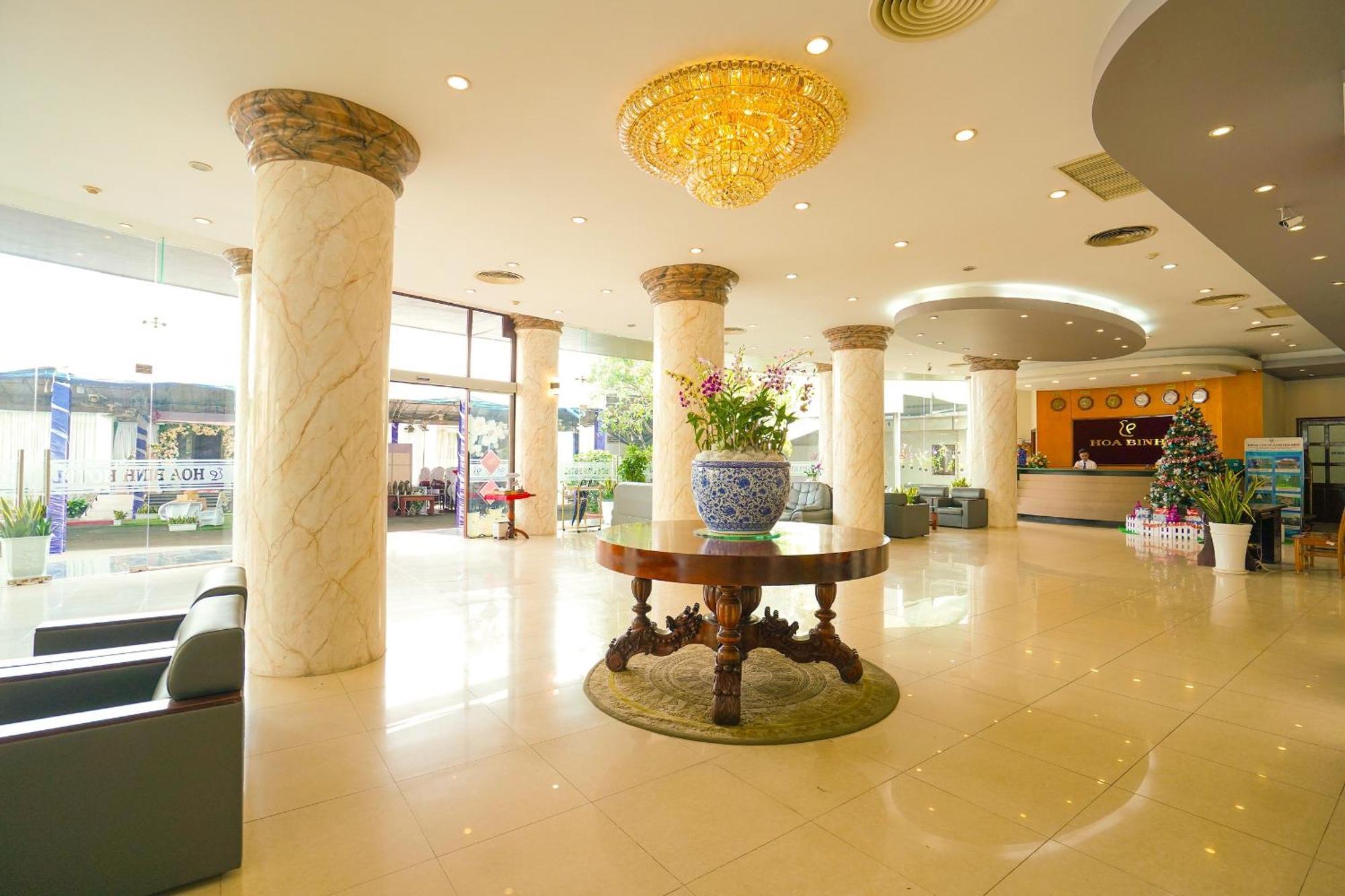 Hoa Binh 1 Hotel Long Xuyên Εξωτερικό φωτογραφία